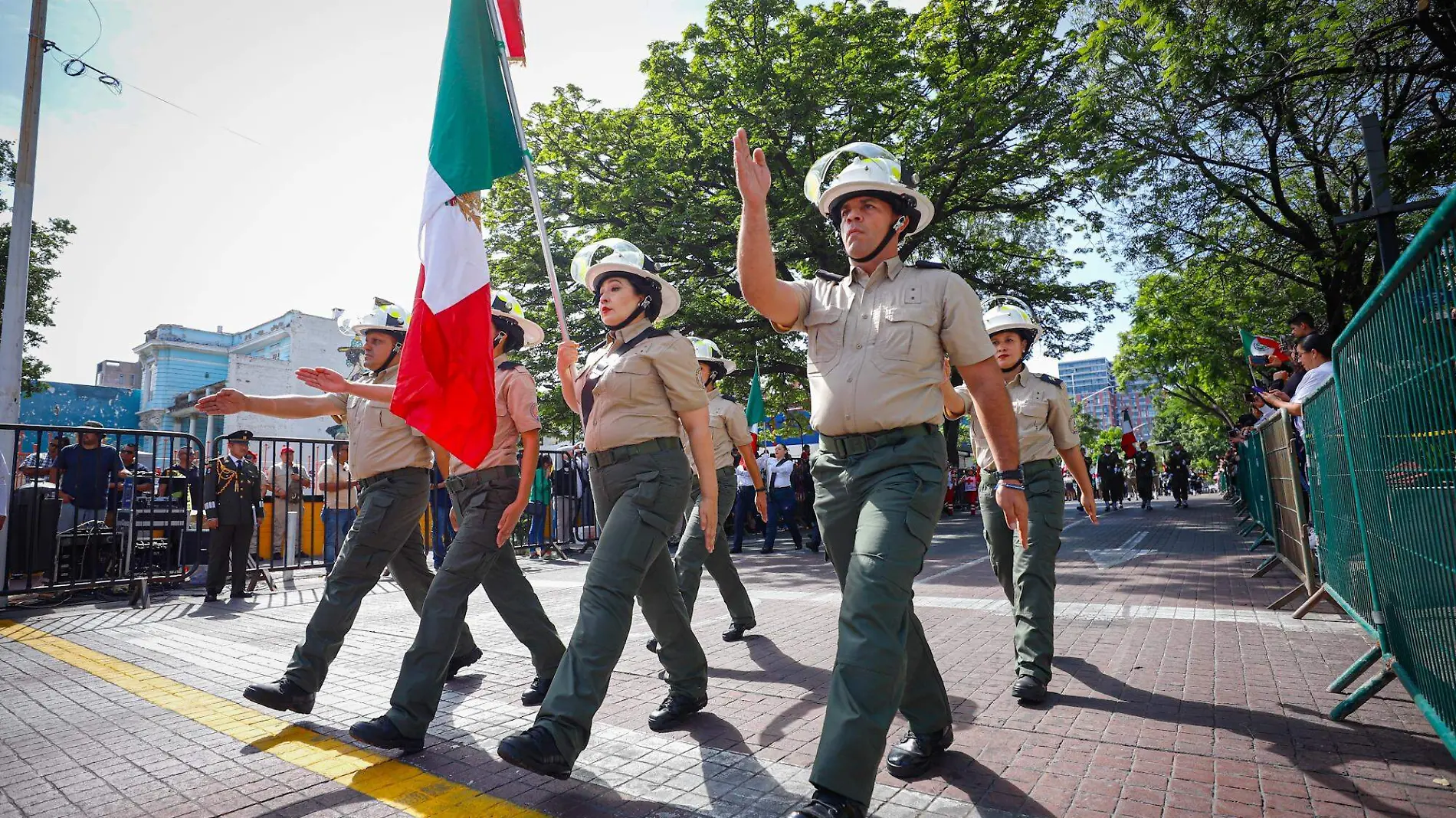 Desfile . Gobierno de Guadalajara (1)